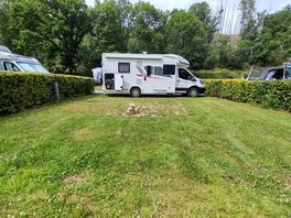 Emplacement libre pour camping car environ 100m2