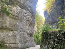 Roman road through a gorge - good walk for a day out