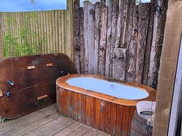 Outside bath