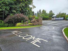 Entrance to the campsite from main road.