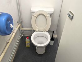 Men's toilet