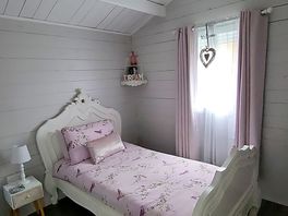 Single bedroom