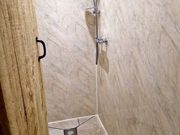1 shower in female toilets. there was also a really good family room with shower