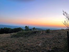 Couché de soleil derrière les puits