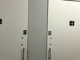 Lady’s doors to cubical