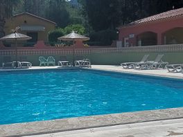 Gorgeous pool.