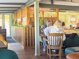 Good quality hoy clubhouse lovely decor.
