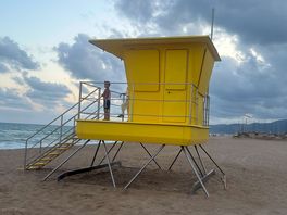 Praia perto do parque muito boa