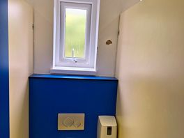 Tired toilet block