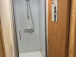 Women's shower