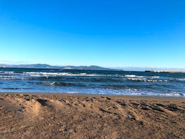 Beach 5 minutes walk