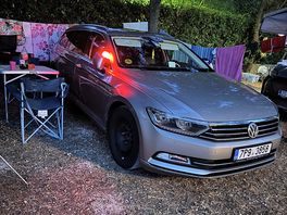 Místo i pro auto.