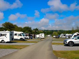 Spacious, fully serviced hardstanding pitches