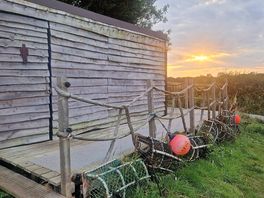 Sun set and bathroom