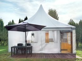 Glamour tent exterior