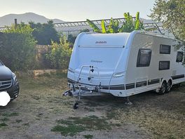 Auch für unseren sehr großen wohnwagen war ausreichend platz