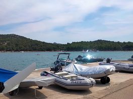 Vous avez un bateau emmenez le