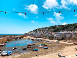 Beautiful mousehole. only a short walk from the campsite.