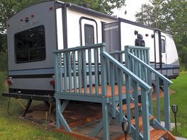 Swan Lodge boutique camping