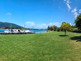 Esta es la zona más linda que es el parque pegado a la.marina.