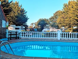 Pool, snack bar & touring pitches
