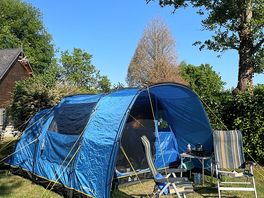 Good size, flat pitch and privacy hedges