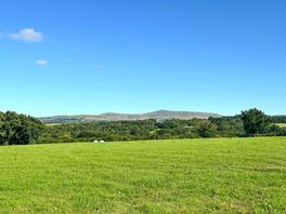 Views of Yes Tor