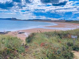Beach towards dunstanburgh