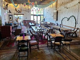 Restaurant seating