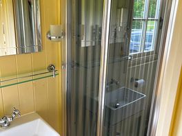 Great shower with lovely hot water, & homemade toiletries to use
