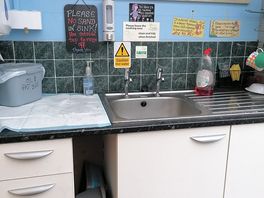 Washing up station
