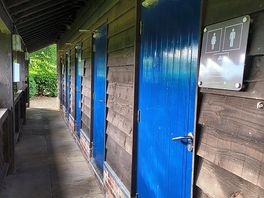 Shower/toilet block