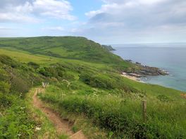 Gara beach is a long steep walk to get to but there is a bar at the top