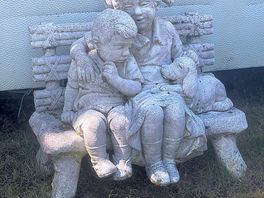 Statue devant une caravane, trop mignon