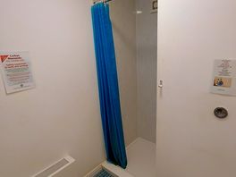 Shower / washroom