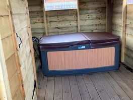 What a hot tub!