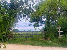 Op 250 meter, start van mooie wandelingen.