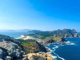 Great base to visit the cies islands from