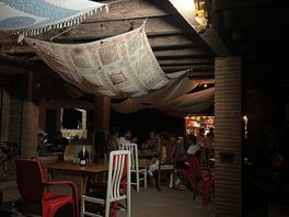 Cena maravillosa en un ambiente relajado