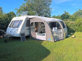 Plenty of space to the side and front and plenty of privacy.