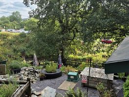 Teired beer garden