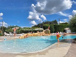 Très belle piscine.