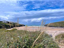 Porthcothan beach, 5 min around the corner