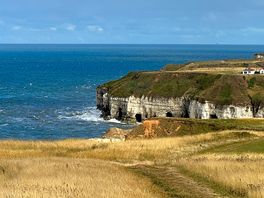 20min walk to cliffs