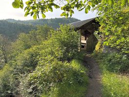 Lieserpfad: niet ver van de camping en echt enorm mooi om te wandelen. veel geweldige rustplekken.