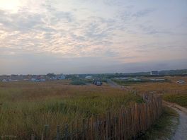 Vue du camping depuis la dune juste avant la plage
