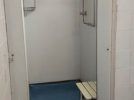 Large, clean shower cubicals, with plenty of hot water.