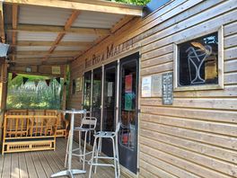 The onsite bar "the peg and mallet"