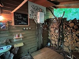 Bluebell shepherd's hut