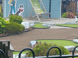 Clean entrance to park